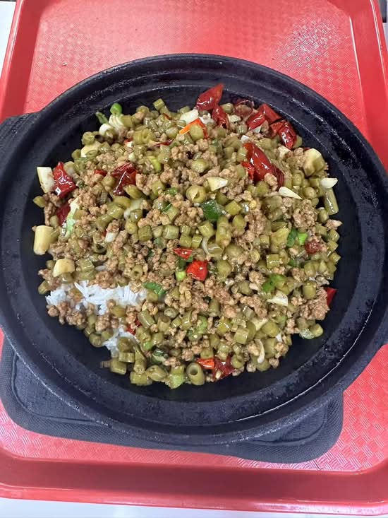 Iron Pot Sour Beans And Minced Meat Rice 🌶 铁锅酸豆角肉末饭